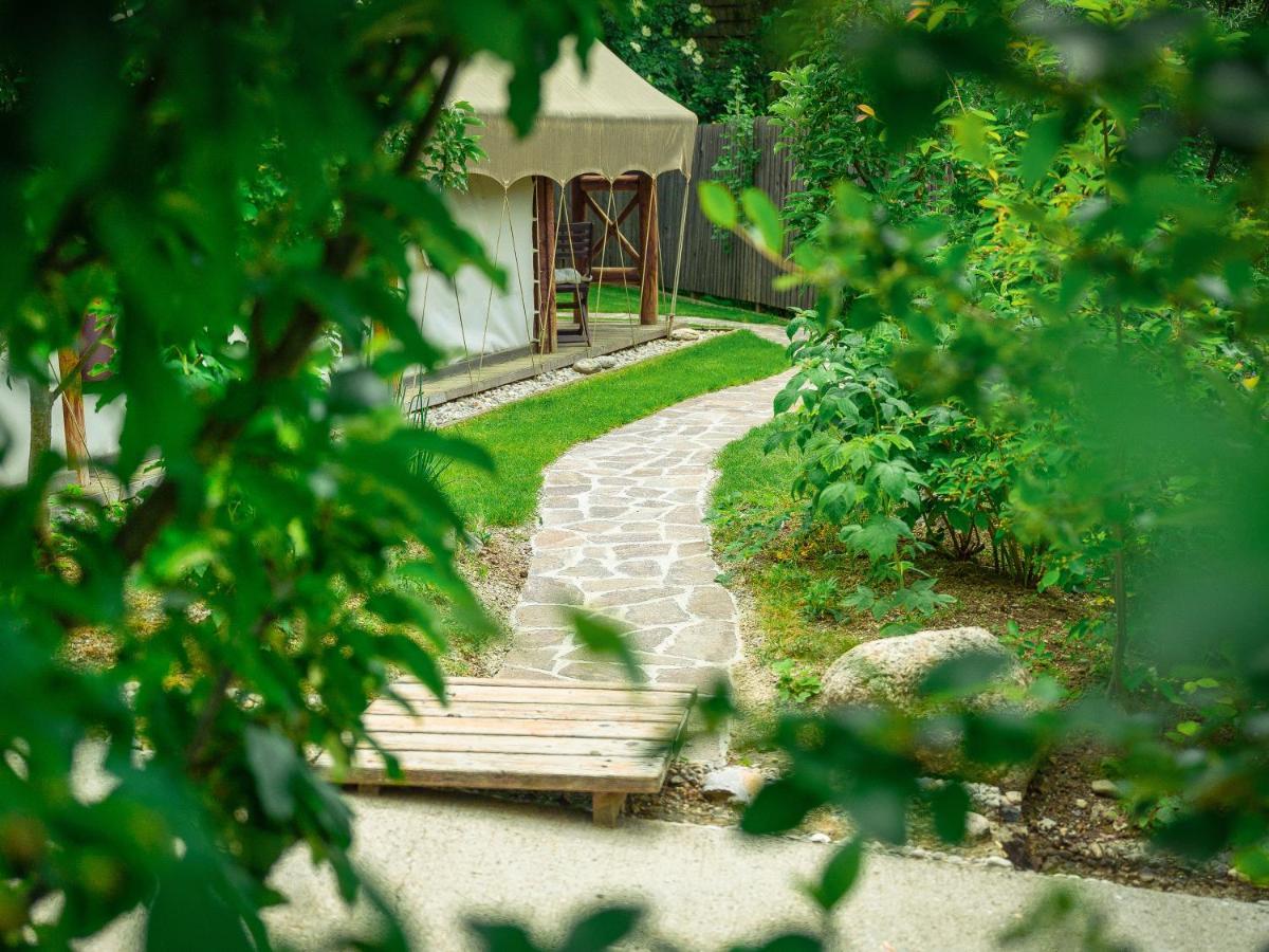 Glamping Tent met Houten Hot Tub