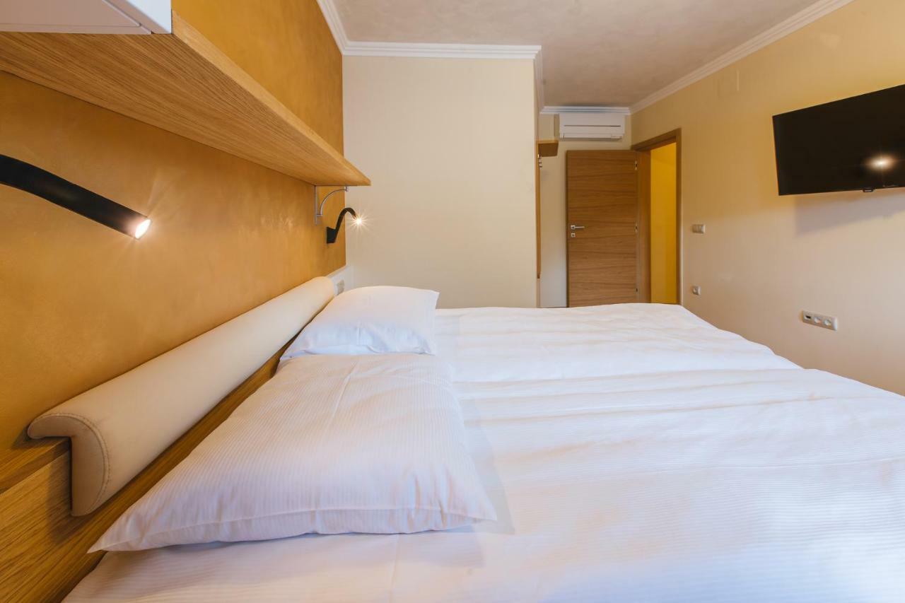 Deluxe Double or Twin Room Mountain View