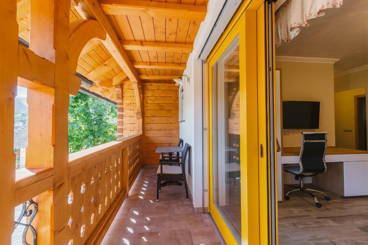 Deluxe Double or Twin Room Mountain View